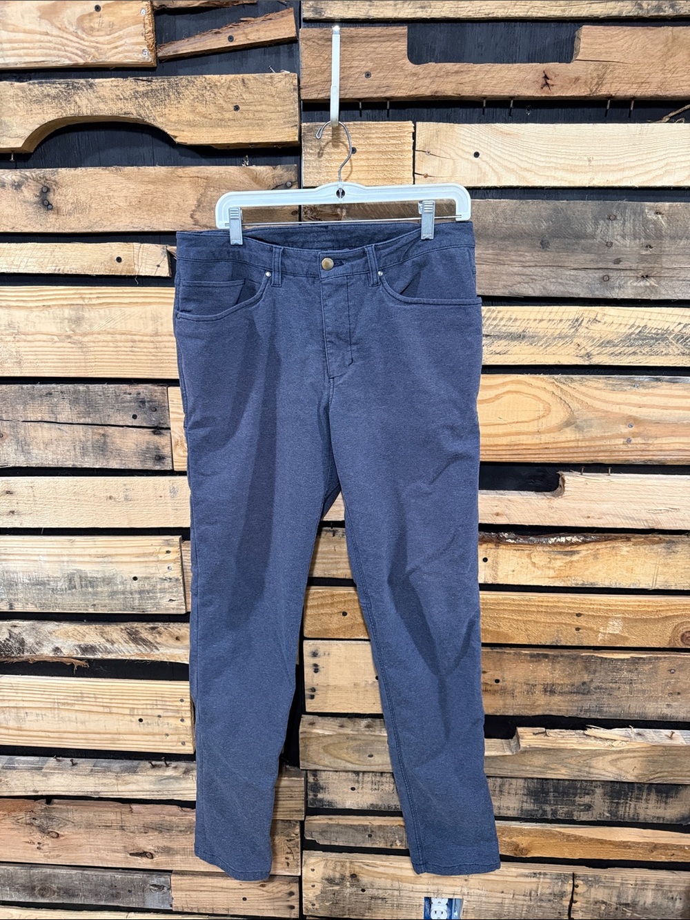 Lululemon ABC Pant Slim *Tech Canvas
Heathered Deep Navy Size 32